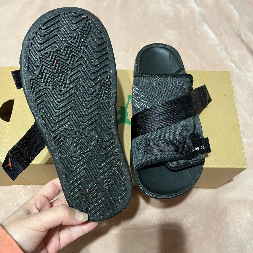 Jordan - Picture 3 of 3